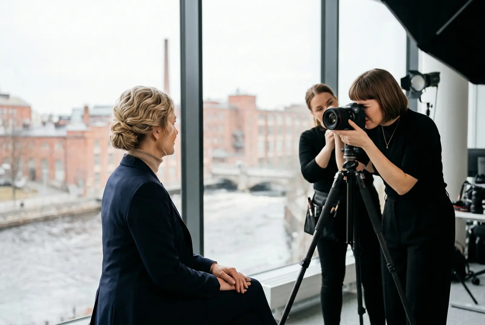 Yrityskuvaus Tampere — ammattimaiset profiilikuvat ja tiimikuvat